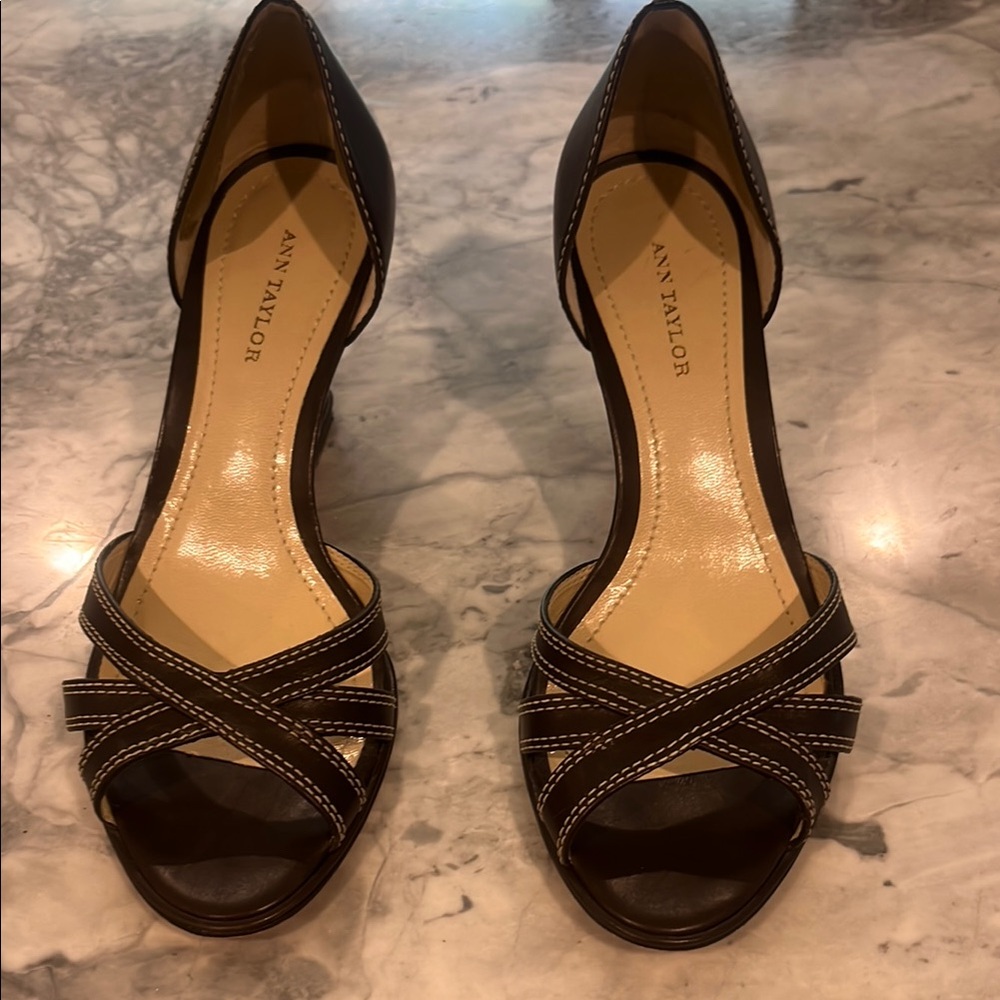 Ann Taylor Brown Heels with Sleek Design